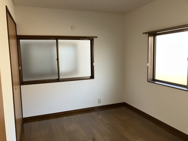 大嶽様戸建ての洋室