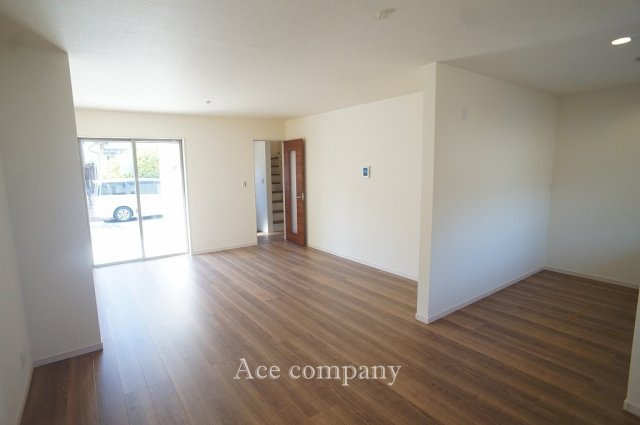 【居間・リビング】 | 八尾市小畑町2丁目　【2号棟/全4棟】 | 【LDK：ゆったり18.25帖♪】