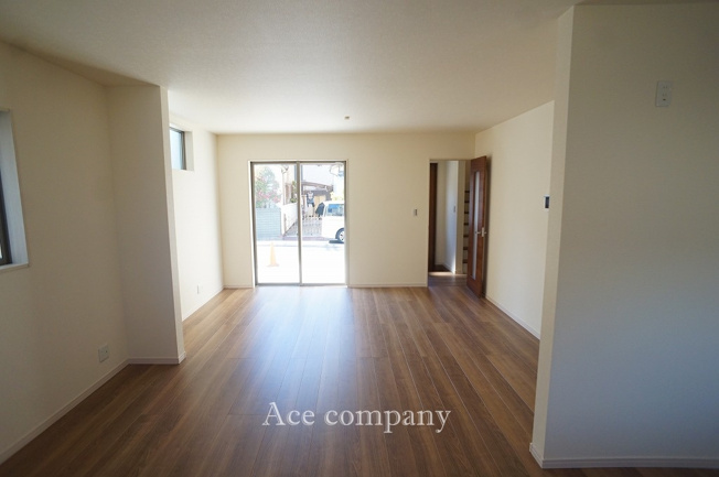 【居間・リビング】 | 八尾市小畑町2丁目　【2号棟/全4棟】 | 【LDK：ゆったり18.25帖♪】