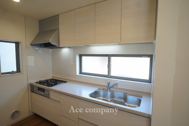 【キッチン】 | 八尾市小畑町2丁目　【2号棟/全4棟】 | 浄水器付きのシステムキッチン☆3口ガスコンロ☆※食洗機はオプションで追加可能です♪