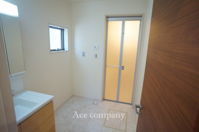 【ランドリースペース】 | 八尾市小畑町2丁目　【2号棟/全4棟】 | 洗面＆ランドリー室♪床下収納付きです♪