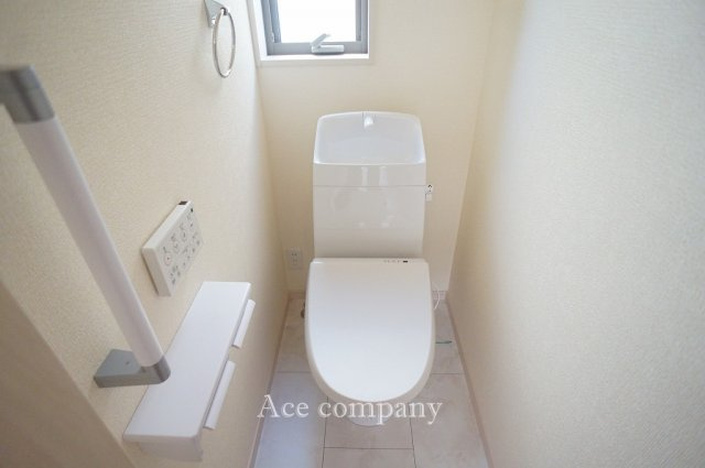 【トイレ】 | 八尾市小畑町2丁目　【2号棟/全4棟】 | トイレは1階と2階の各階に完備♪ともに同形状のシャワートイレです☆