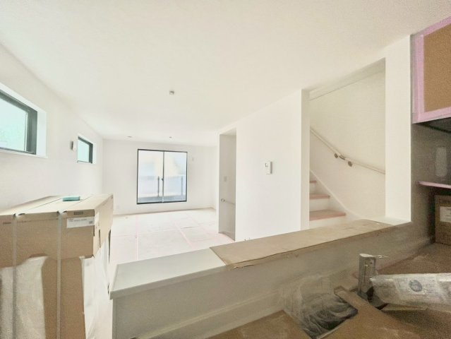 板橋区大和町　新築戸建　残1棟の居間・リビング|2026.02.26撮影

現地ご見学希望・資料請求などお気軽にお問い合わせ下さい！
03-5990-5201