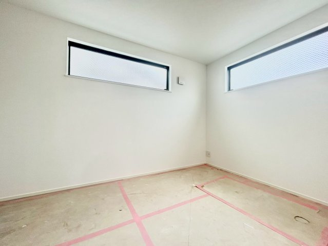 板橋区大和町　新築戸建　残1棟の洋室|2026.02.26撮影

現地ご見学希望・資料請求などお気軽にお問い合わせ下さい！
03-5990-5201