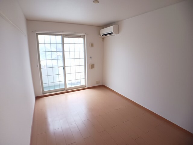 ル・ユニヴェール　Ａの居間・リビング