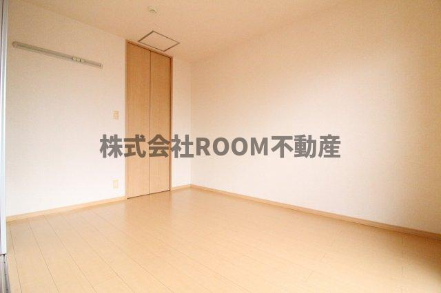 ルシエルいそいちの洋室|落ち着いた色調の洋室です