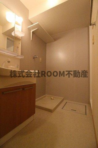 ルシエルいそいちの洗面所|明るい洗面所です