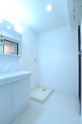 【独立洗面台】 | コロニァ・ハウス | 独立洗面台、朝の身支度には欠かせません