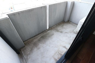 【バルコニー】 | コロニァ・ハウス | バルコニー付きです