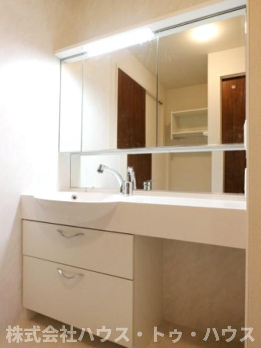 BLESS HOUSE柏西町　Dの洗面所