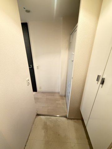 エスティ・ロアール神戸駅前の玄関