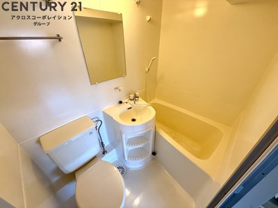 シンプルなユニットバスでお掃除も完結です