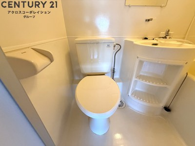 浴室内にトイレがあります