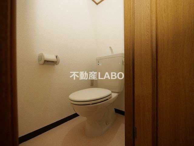 FRONT OF THE POLICE新光のトイレ