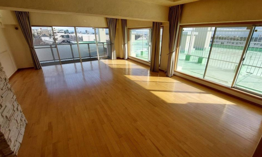 芦屋翠ヶ丘パーク・マンションの居間・リビング