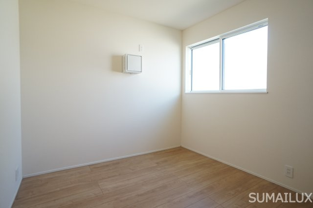 熊本市中央区出水６丁目の一戸建ての洋室