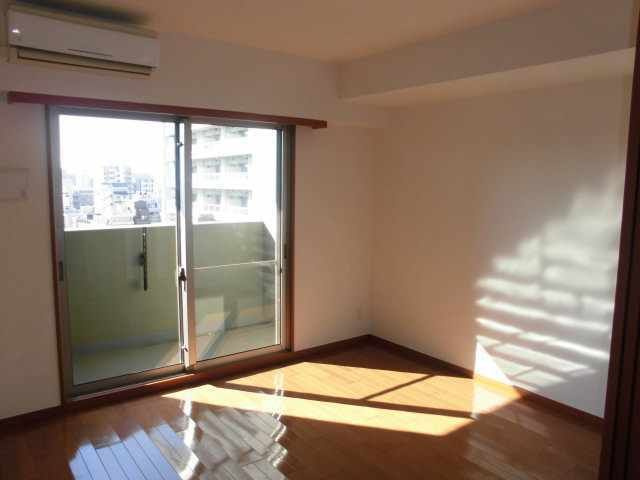 アベニュー白河の居間・リビング