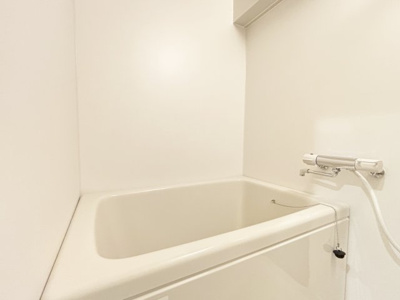 【浴室】 | シーアイマンション甲陽園 | 清潔感のある浴室でリラックスバスタイム