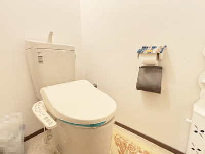 【トイレ】 | シーアイマンション甲陽園 | トイレには快適な温水洗浄便座付き