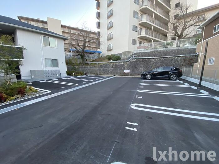 クイール北春日丘の駐車場|駐車場に車を止められます