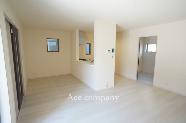 【前面道路含む現地写真】 | 八尾市小畑町2丁目　【1号棟/全4棟】 | 【西側：前面道路幅員6.7ｍ☆】