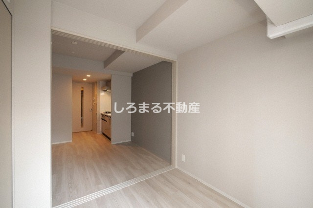 Dimora靭公園の洋室