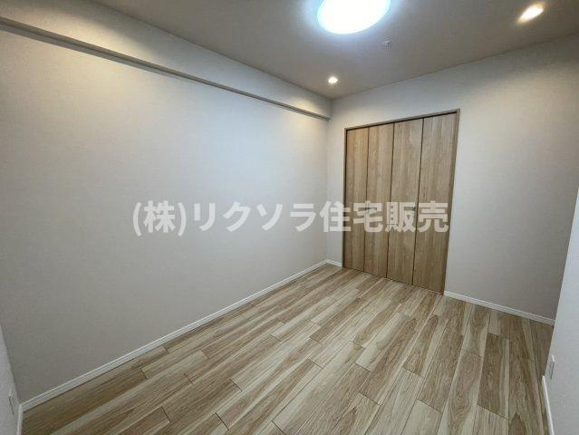 香里ヶ丘七丁目アーバンライフの寝室|洋室6.5帖
■物件内覧・資金計画相談・住宅ローン相談、リフォーム相談、お問合せ受付中■
※当日・翌日のご内覧、ご相談はお電話でのお問合せがスムーズです！