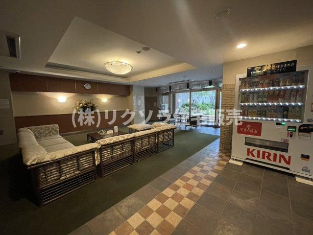 香里ヶ丘七丁目アーバンライフのロビー|自動販売機有
■物件内覧・資金計画相談・住宅ローン相談、リフォーム相談、お問合せ受付中■
※当日・翌日のご内覧、ご相談はお電話でのお問合せがスムーズです！