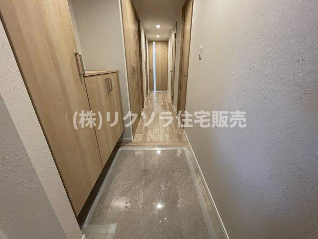 香里ヶ丘七丁目アーバンライフの内装|玄関内部
■物件内覧・資金計画相談・住宅ローン相談、リフォーム相談、お問合せ受付中■
※当日・翌日のご内覧、ご相談はお電話でのお問合せがスムーズです！