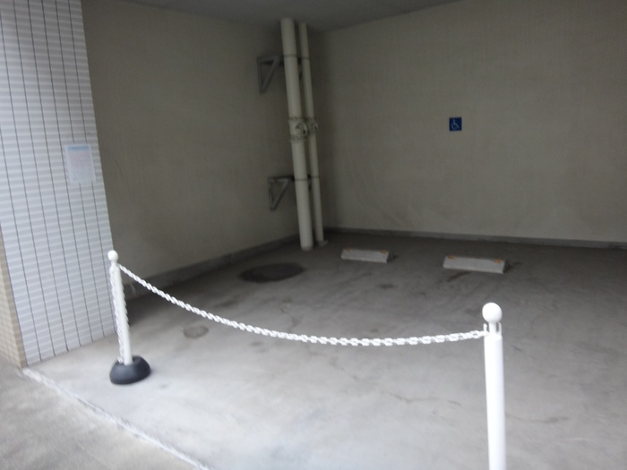 カスタリア押上の駐車場