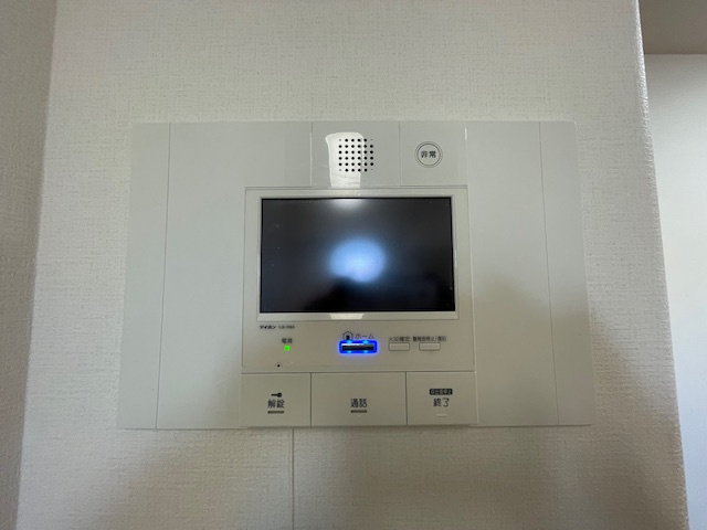 アルファステイツ清心の防犯設備|セキュリティ面に配慮した、モニター付きインターフォンです。