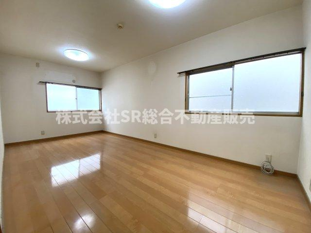 新池島町3丁目中古戸建の洋室|2F・洋室9帖。広々とした明るいお部屋です！