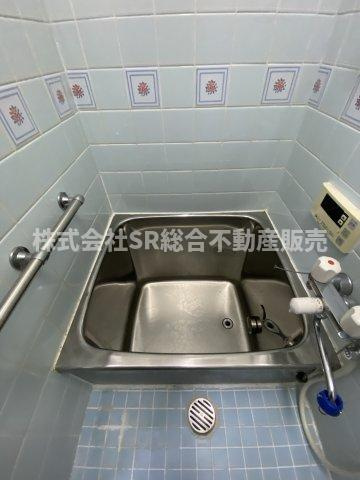 新池島町3丁目中古戸建の浴室|日々の暮らしに欠かせないお風呂です