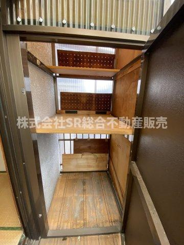 新池島町3丁目中古戸建の収納|バルコニーには収納があります！