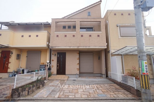 【外観】 | 八尾市神宮寺5丁目 | 【並列駐車2台可能！2階建て♪平成18年築☆】ローン返済目安：月々約59252円（頭金0円、変動金利0.875％、返済期間40年、ボーナス払い無しで試算しています）