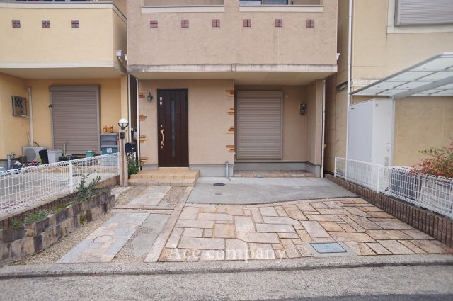 【駐車場】 | 八尾市神宮寺5丁目 | 敷地間口ゆったり6ｍ！並列駐車2台可能です！