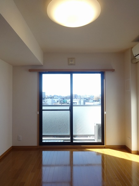 ルーブル新宿西落合伍番館の居間・リビング