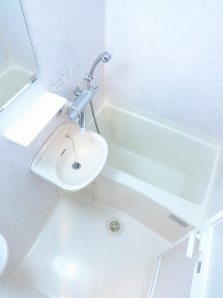 ルーブル新宿西落合伍番館の浴室