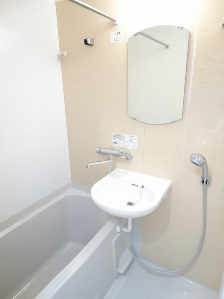 ルーブル小竹向原弐番館の浴室