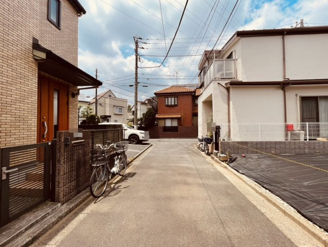 【前面道路含む現地写真】 | 杉並区永福２丁目　建築条件付き売地 | 高く青い空を感じて暮らす街並みの一角、静かな暮らしを送れます