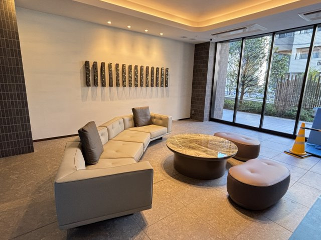 パークタワー向ヶ丘遊園のロビー