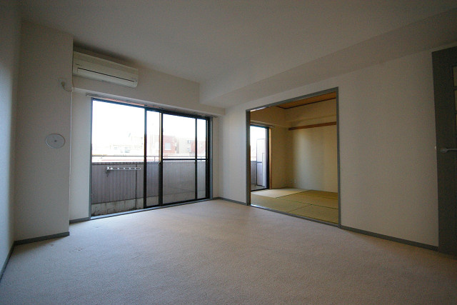 【居間・リビング】