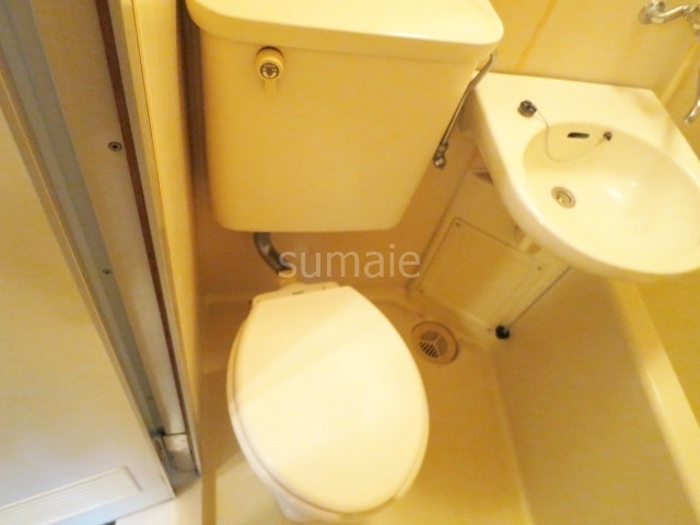 キャトルセゾンのトイレ|バストイレ同室です！！