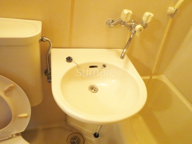 キャトルセゾンの洗面所|洗面台付きです♪