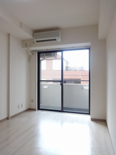 ライオンズマンション大山幸町の居間・リビング|こちらの居間で趣味の時間をお楽しみください