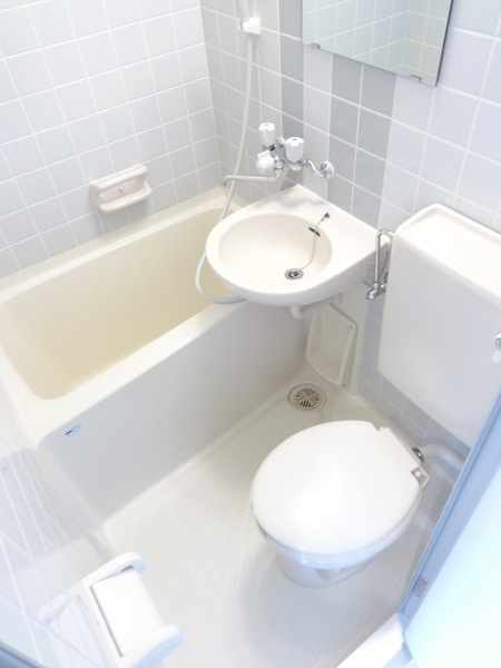 ライオンズマンション大山幸町のトイレ|落ち着いた色調のトイレです