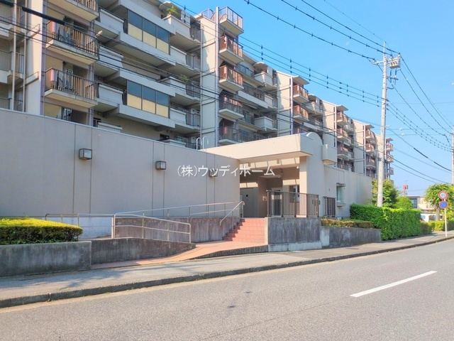 せんげん台サンライトパストラル1番館のエントランス