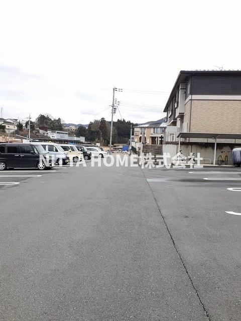 グランツオーベル正明寺Ⅰの駐車場|敷地内に駐車場があります！