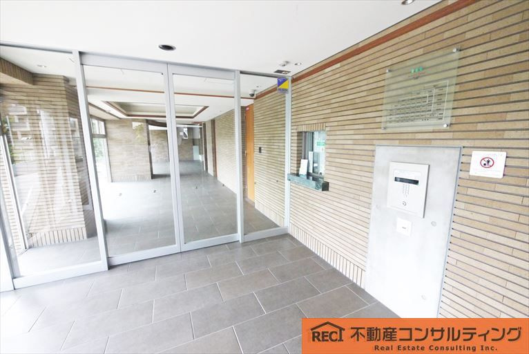 ネバーランド六甲のエントランス