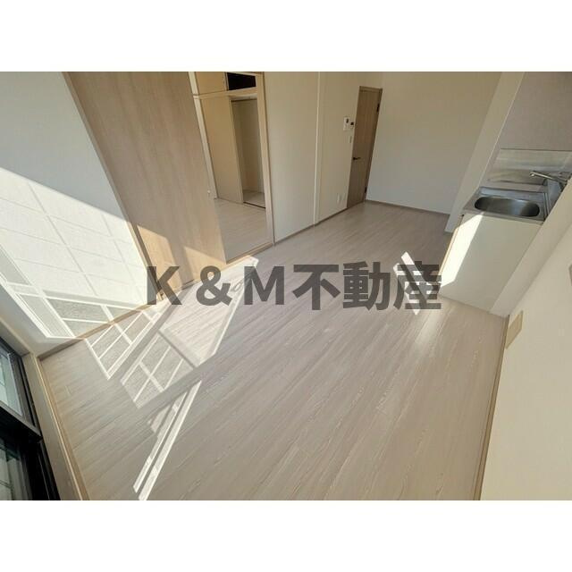 カサベルデの居間・リビング|こちらのリビングで趣味の時間をお楽しみください